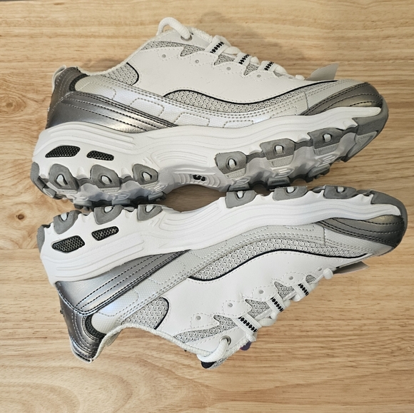 NIB Skechers D'Lites Women's White, Charcoal & Silver Sneakers Size-7 - Picture 12 of 16
